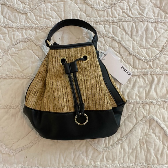 JustFab basket weave bucket bag - Picture 6 of 9